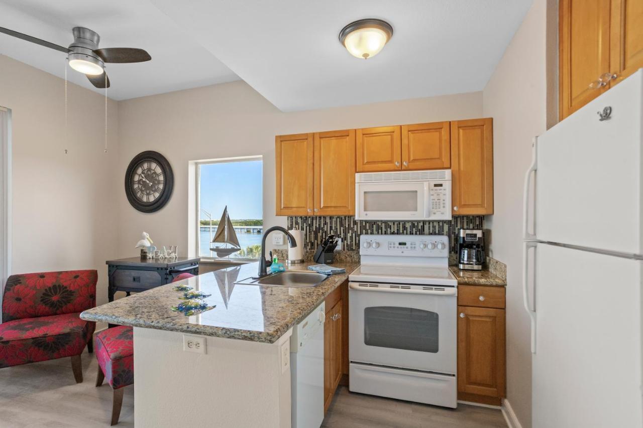 Oceanfront Luxury Condo! Mins To Beach! Rum Bar Next Door! St. Petersburg Exterior photo