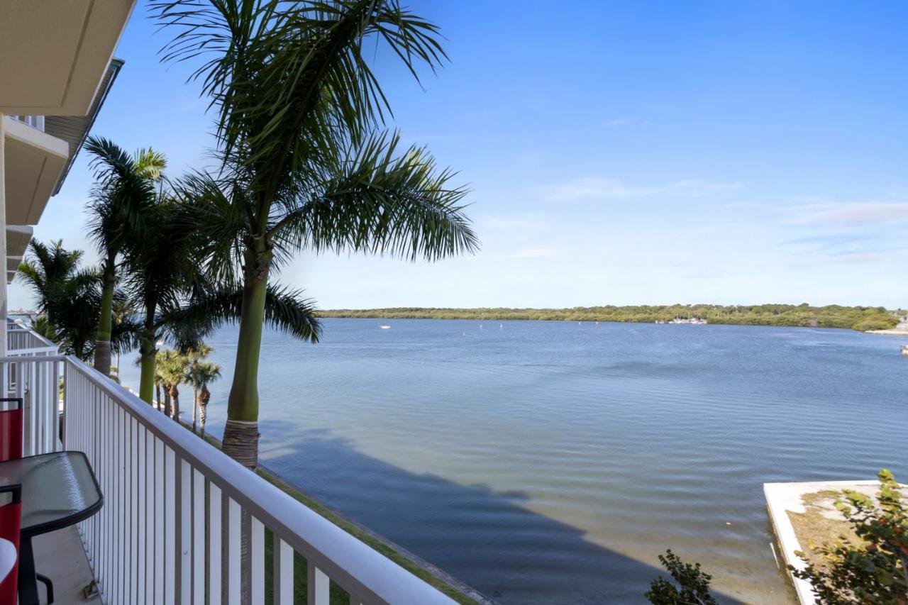 Oceanfront Luxury Condo! Mins To Beach! Rum Bar Next Door! St. Petersburg Exterior photo