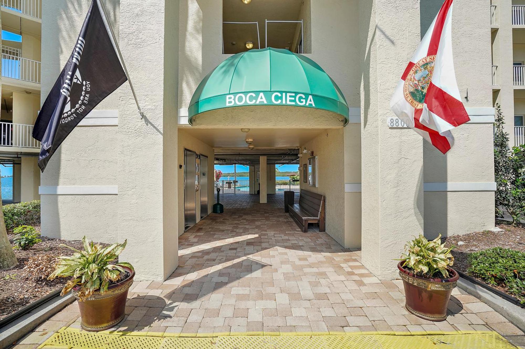 Oceanfront Luxury Condo! Mins To Beach! Rum Bar Next Door! St. Petersburg Exterior photo